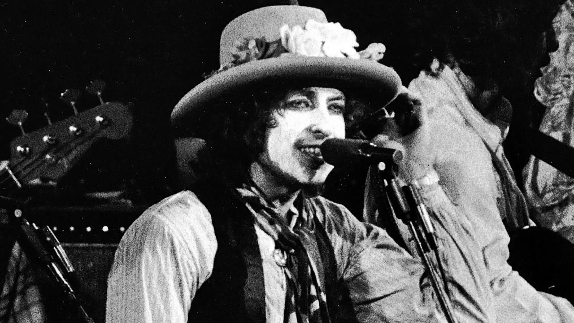 دانلود مستند Rolling Thunder Revue 2019